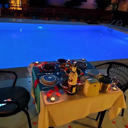 מלון Eldorado אדראסן